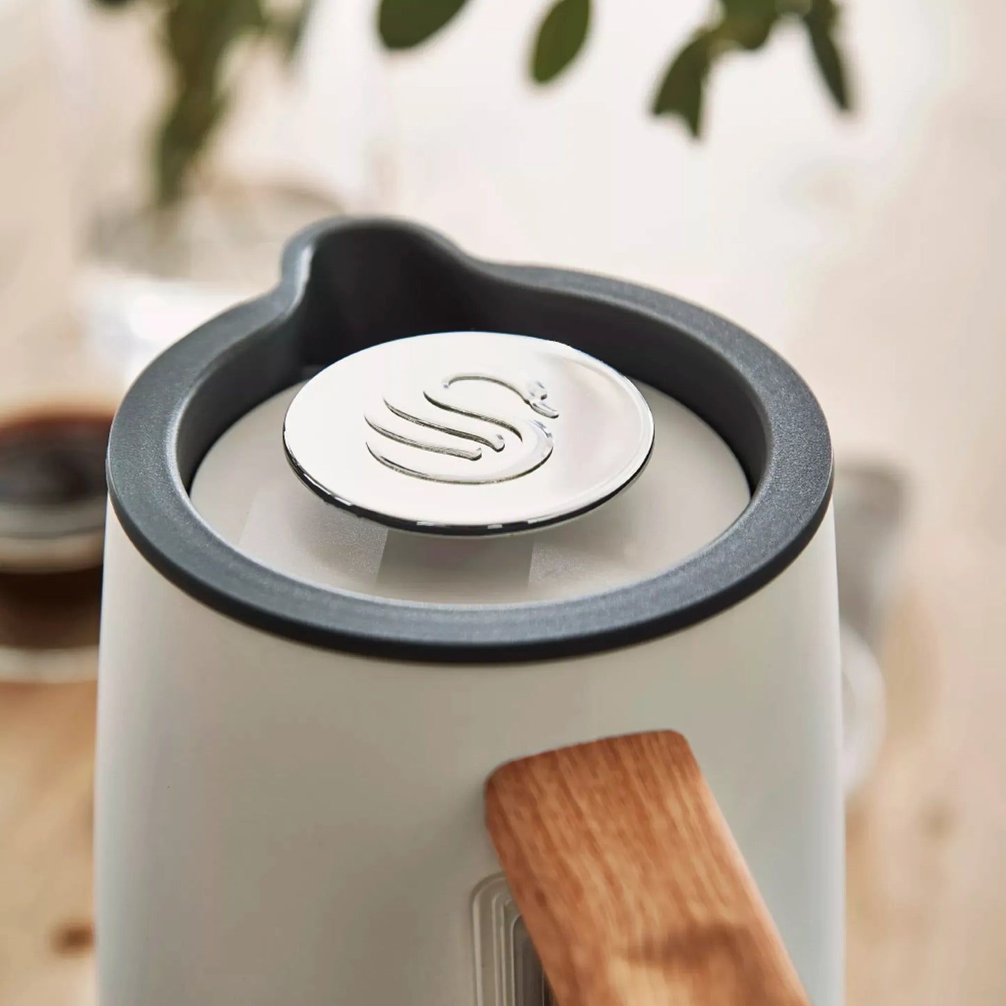 Swan Swan Nordic Kettle, 2 Slice Toaster, Bread Bin & Canisters Kitchen Set (Cotton White)