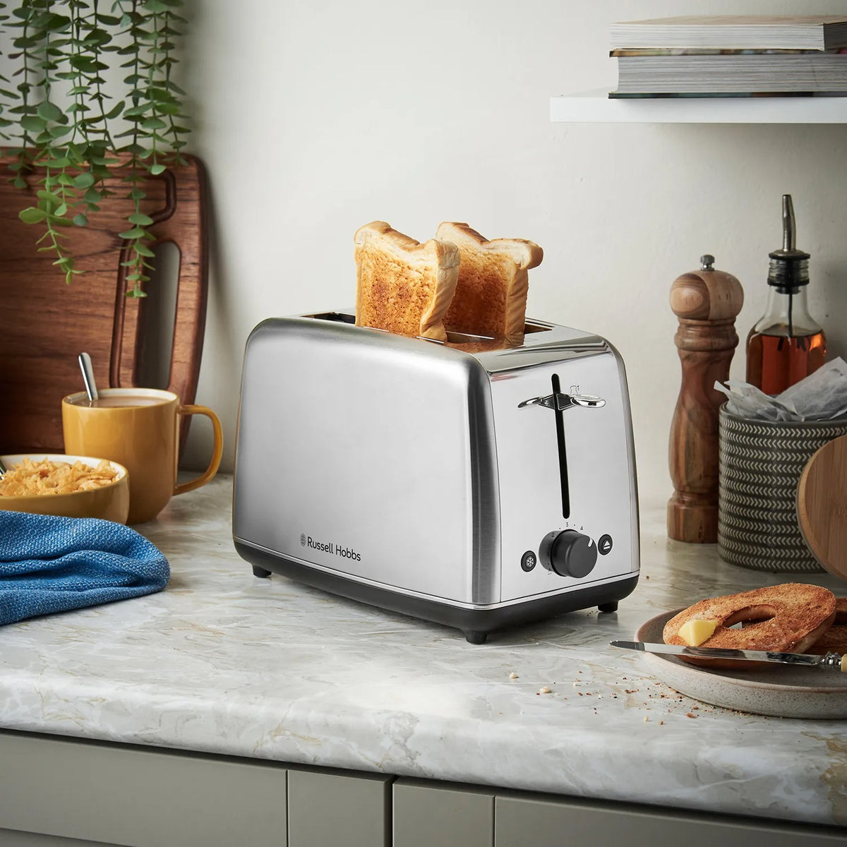 Russell Hobbs Everyday 2 Slice Toaster 28860 Silver (Brushed Stainless Steel)