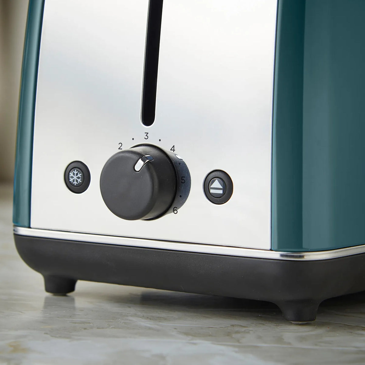 Russell Hobbs Everyday 2 Slice Toaster 28865 (Teal)