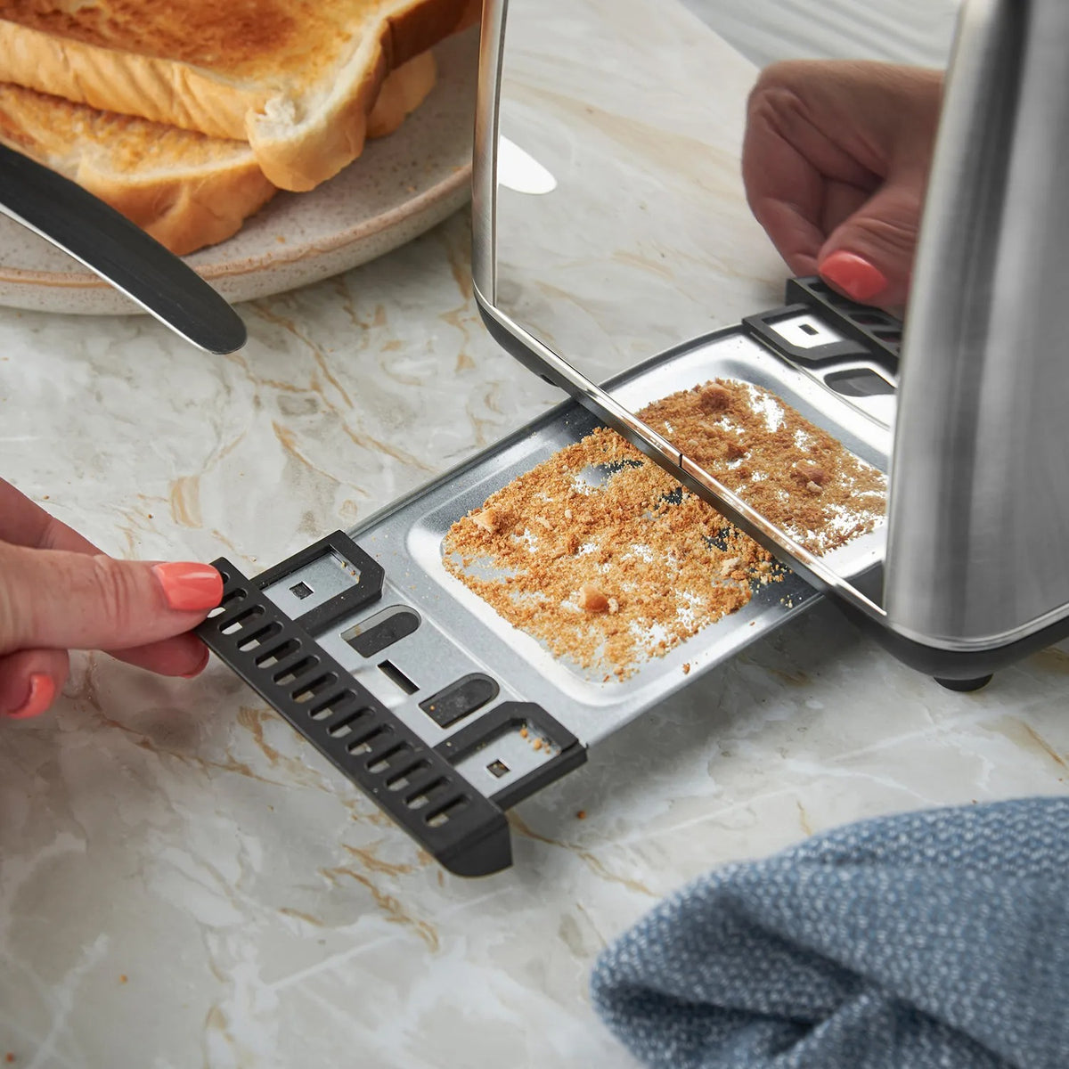 Russell Hobbs Everyday 2 Slice Toaster 28860 Silver (Brushed Stainless Steel)
