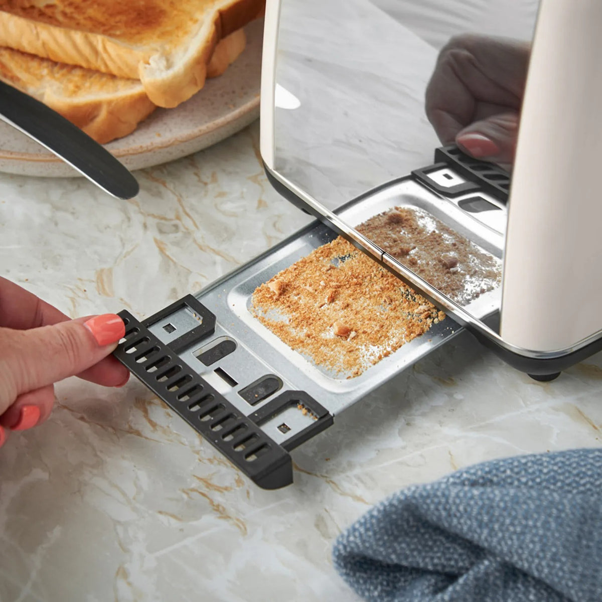 Russell Hobbs Everyday 2 Slice Toaster 28862 (Jasmine)