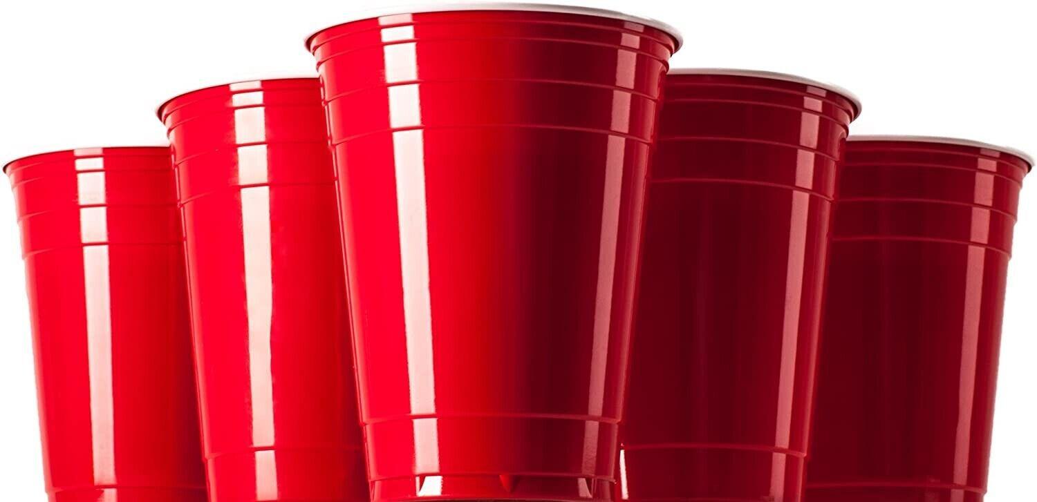 Vivaloo classic red 16oz plastic party cups, stacked with vertical ridges