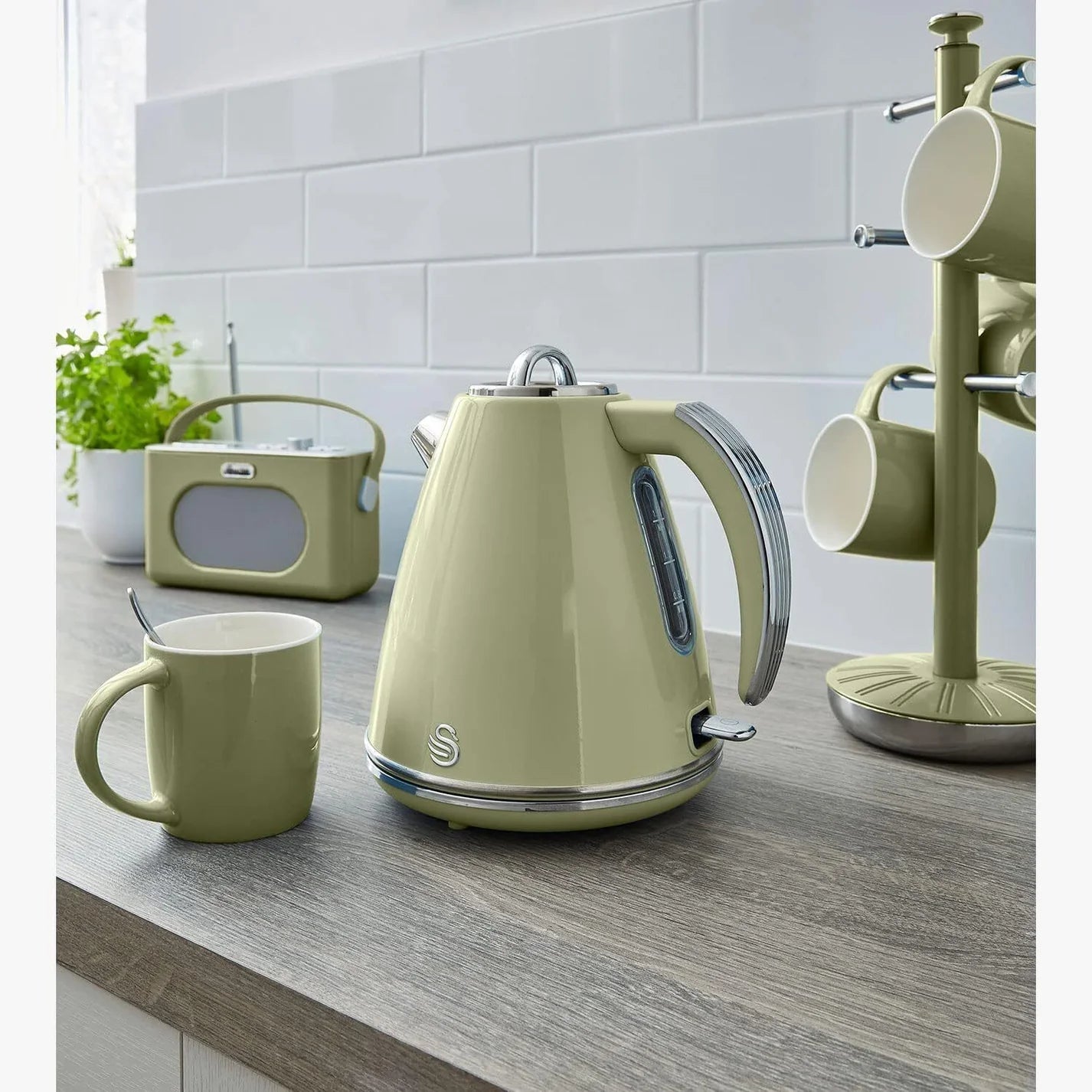 Swan Retro Green Kettle and Toaster Set