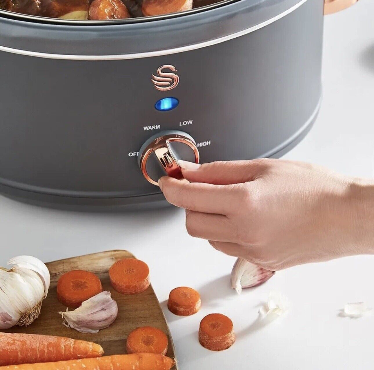 Swan Carlton Slow Cooker With 3 Temperature Settings Keep Warm Function - Grey