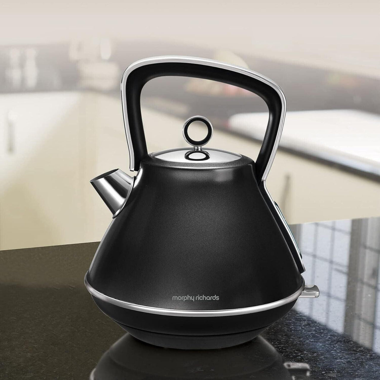Morphy Richards Evoke Pyramid Kettle 100110 (Black).