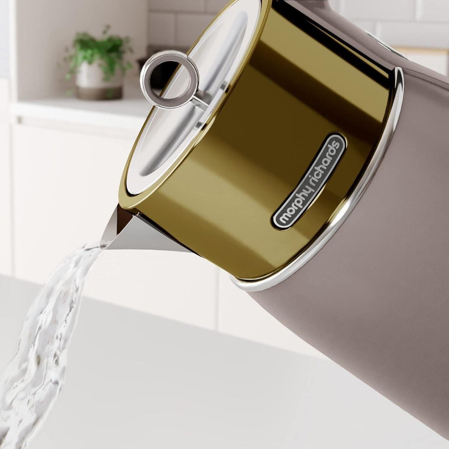 MORPHY RICHARDS SIGNATURE OPULENT ELECTRIC 1.5 LITRE 3KW KETTLE - GOLD 100743 1.5L Capacity and 3kW Rapid Boil Element